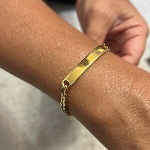 Beautiful gold chain bracelet with rectangle bar across! WATERPROOF!!